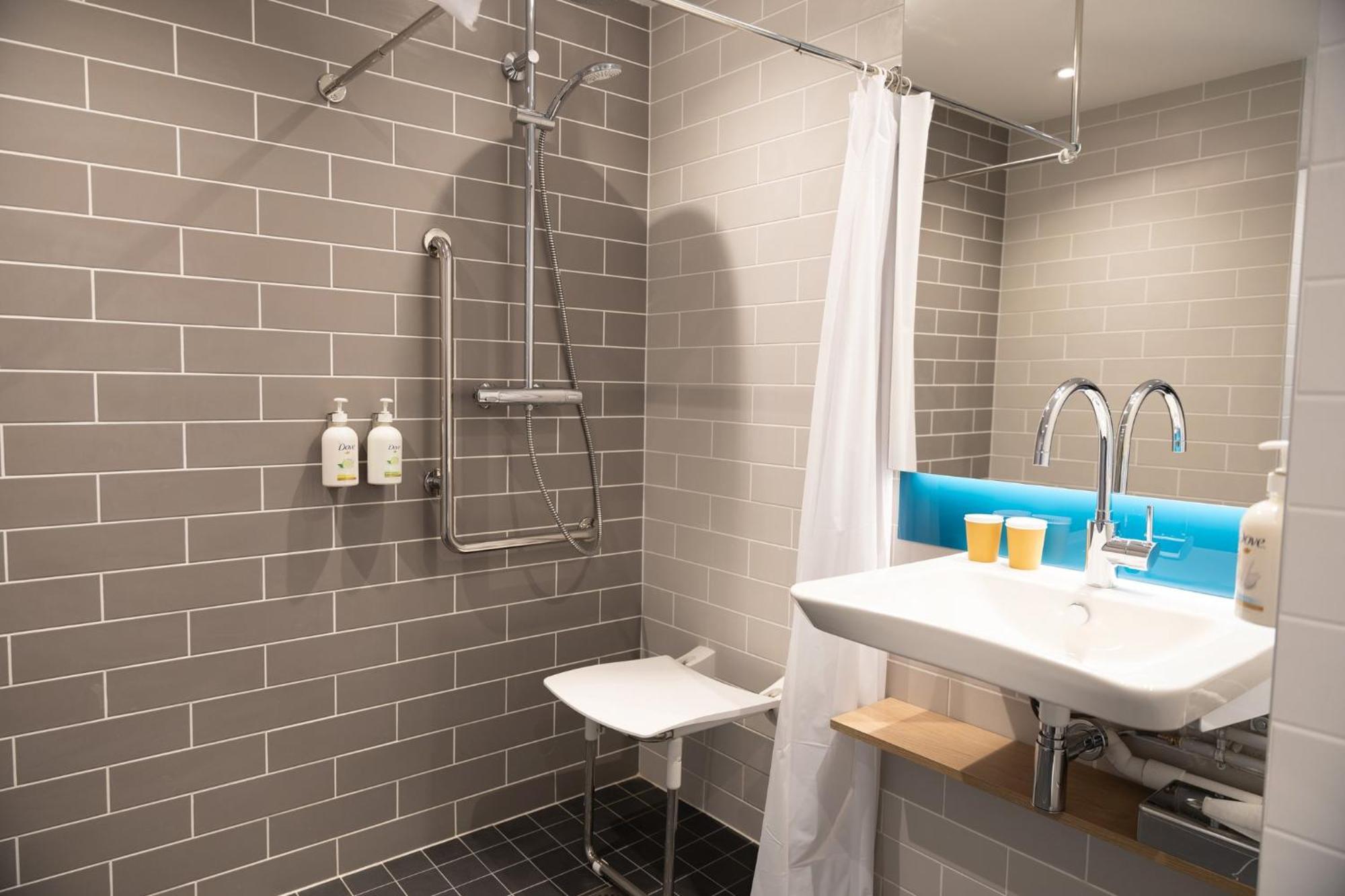 Holiday Inn Express Caen Epron By Ihg Eksteriør bilde